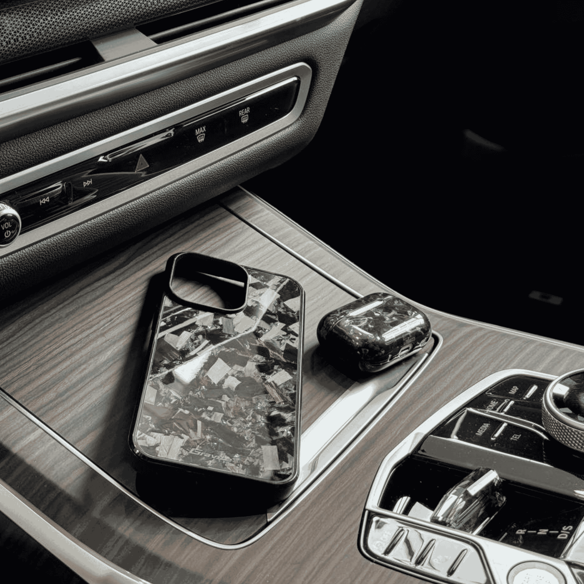 Forged Carbon Case with Green Flakes for iPhone